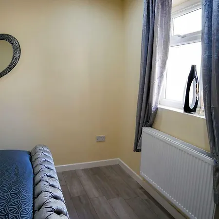 Newly Refurbished Modern 10 Minutes To * Bristol